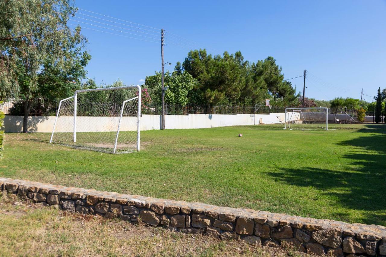 Villa Kristin 2 - 2Min Walk To Great Sandy, Shallow Beach Nikiti  Exterior foto